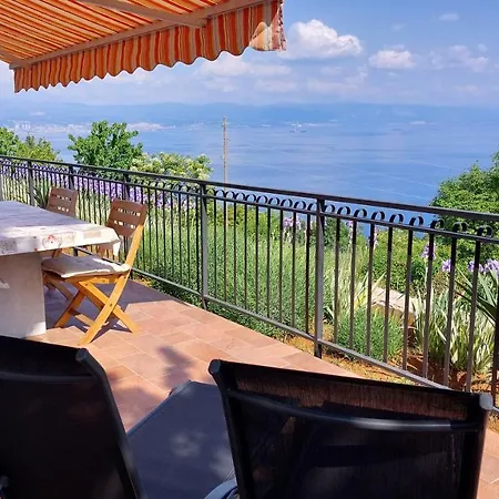 Apartman Sara *
