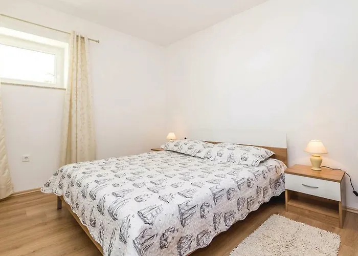 Sara Lejlighed Lovran